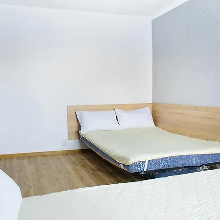 Scandinavian Poltava Apartments With 2 Rooms, 3 Beds 1 Sofa Exterior photo